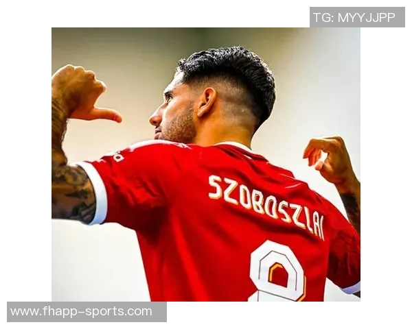 利物浦官方社交媒体发布海报庆祝索博斯洛伊和基耶萨生日快乐